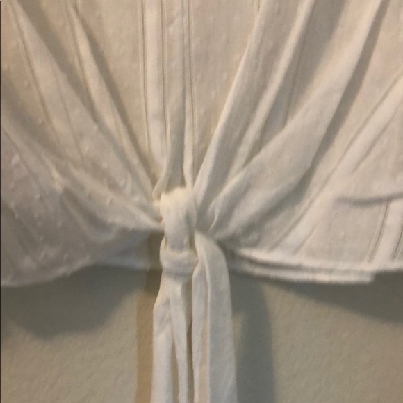 BRAND NEW white tie front crop shirt with ruffle - Picture 3 of 4